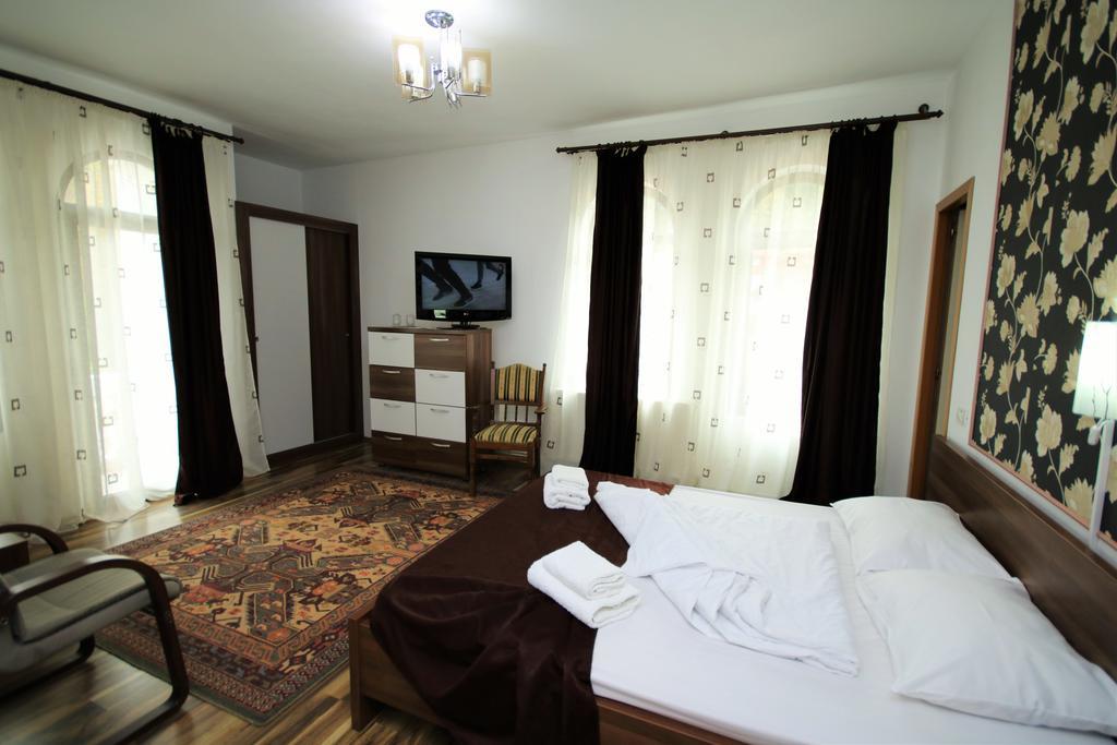 Pensiunea Eden Băile Olăneşti Kültér fotó
