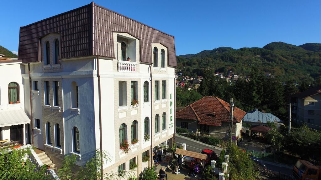 Pensiunea Eden Băile Olăneşti Kültér fotó